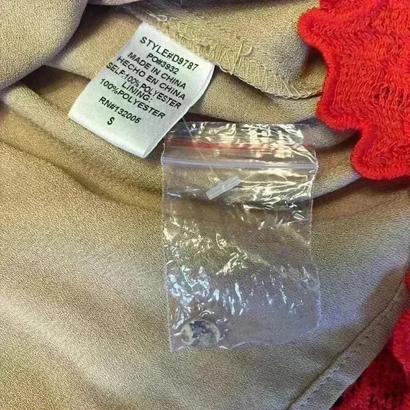 Entro Anthropologie red lace dress size small NWT - Picture 7 of 7